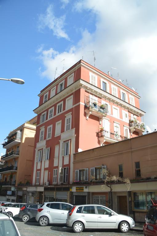 Casa Vacanze Zio Gionni Рим Екстериор снимка